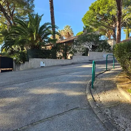公寓 Studio Mado Bord De Mer Avec Terrasse Et Parking 滨海圣西尔